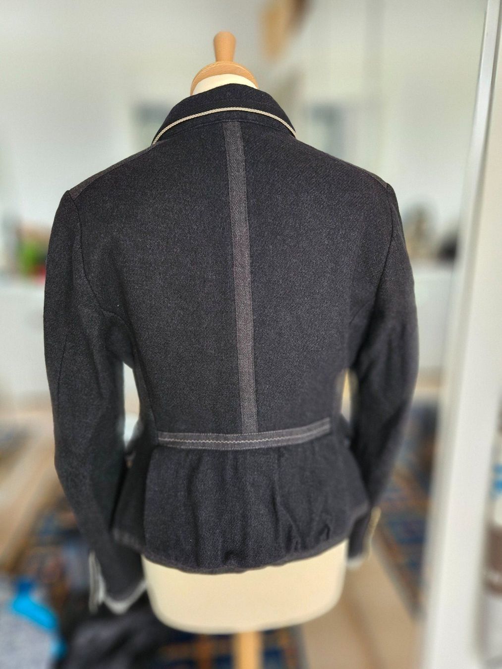 High Giacche: Blazer marque HIGH Use 40 / 42 – Usato da Cheyres venduto da Karine-Schweiz 2