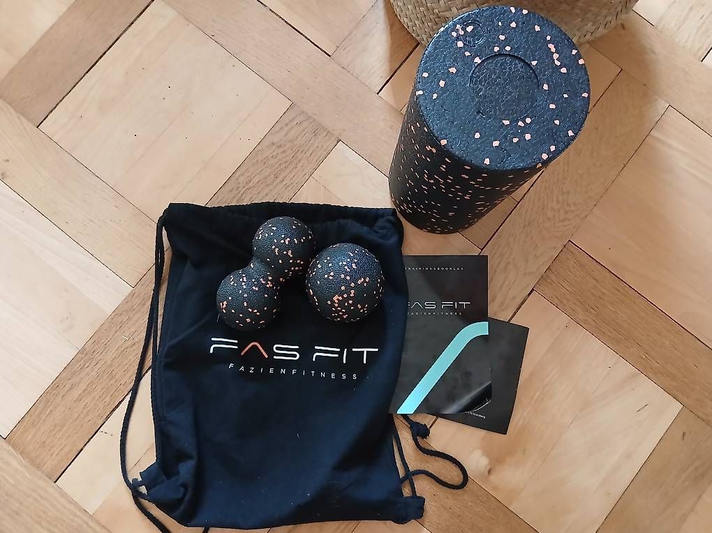 Dispositivi per massaggi: Faszienrollen + Trainingsprogrammheft – Usato da Bern venduto da est_8dg7