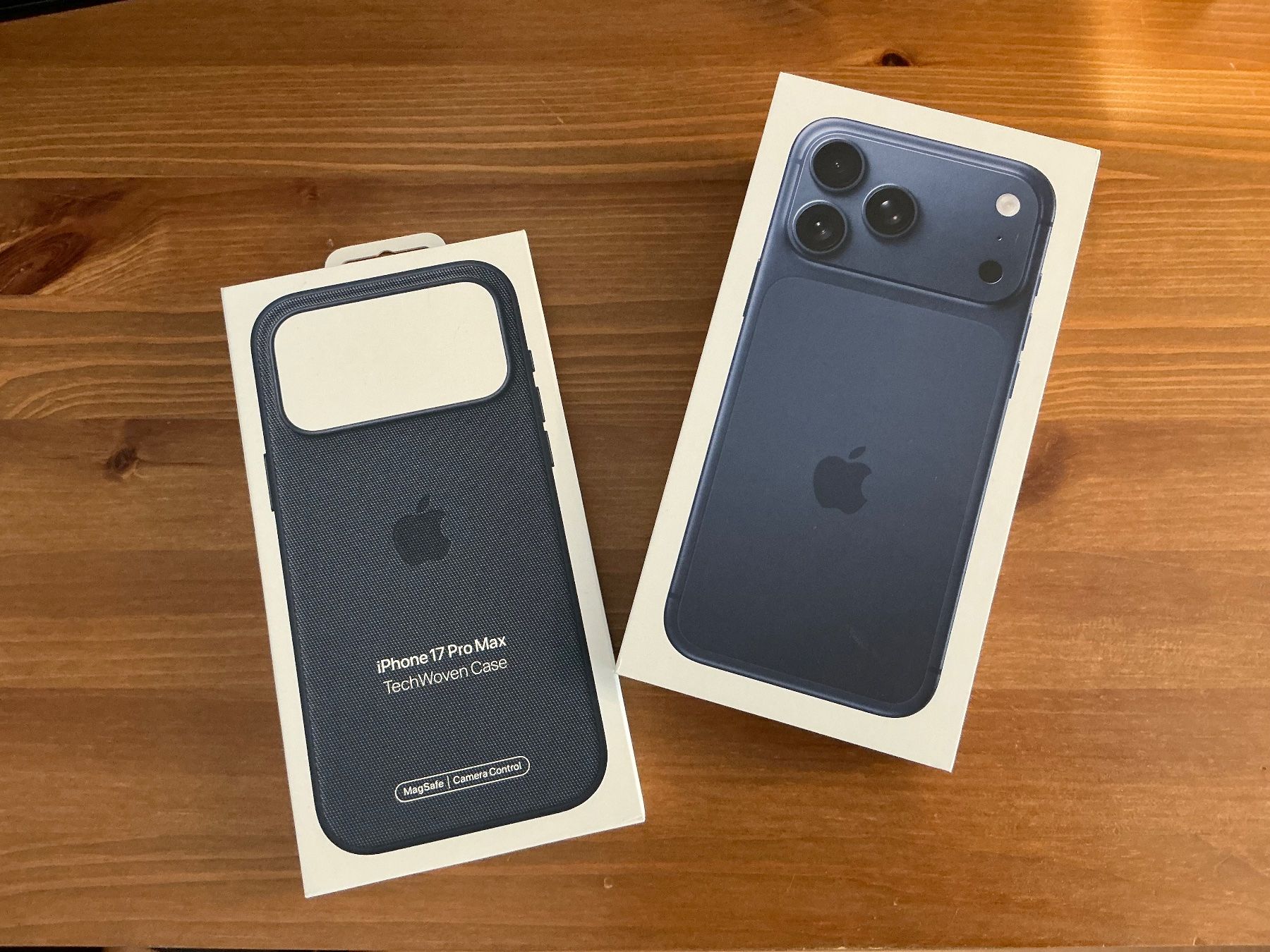 Apple Telefoni cellulari / Smartphones: Apple iPhone 17 Pro Max 256GB Deep Blue (bleu) – Usato da Evilard venduto da yam1980 3