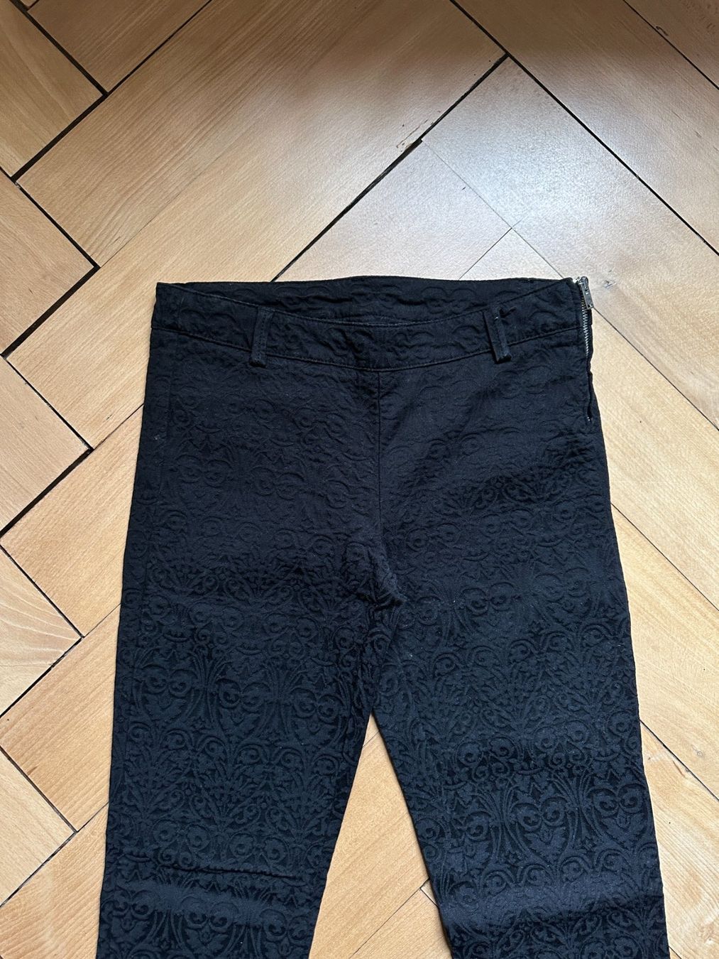 Benetton Pantalons: BENETTON - Hose schwarz gemustert 34 – D'occasion à Zürich par Diazaio 1