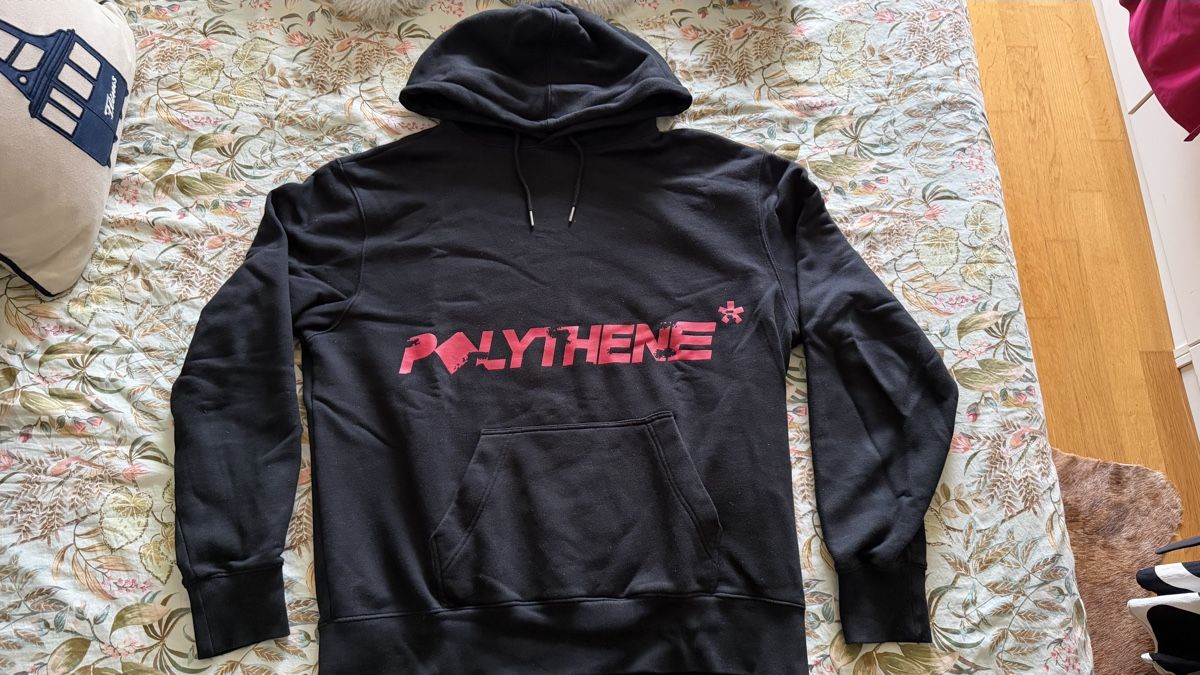 Maglioni & Felpe: Polythene black & red hoodie Size XL  – Usato da Lachen SZ venduto da Valentin-lorenz