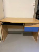 Pult mit Schubladen