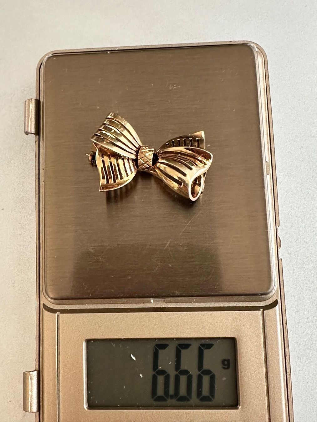 Broschen & Nadeln: Vintage 14K Gold Brosche – Gebraucht aus Onex von Antiqueshow 5