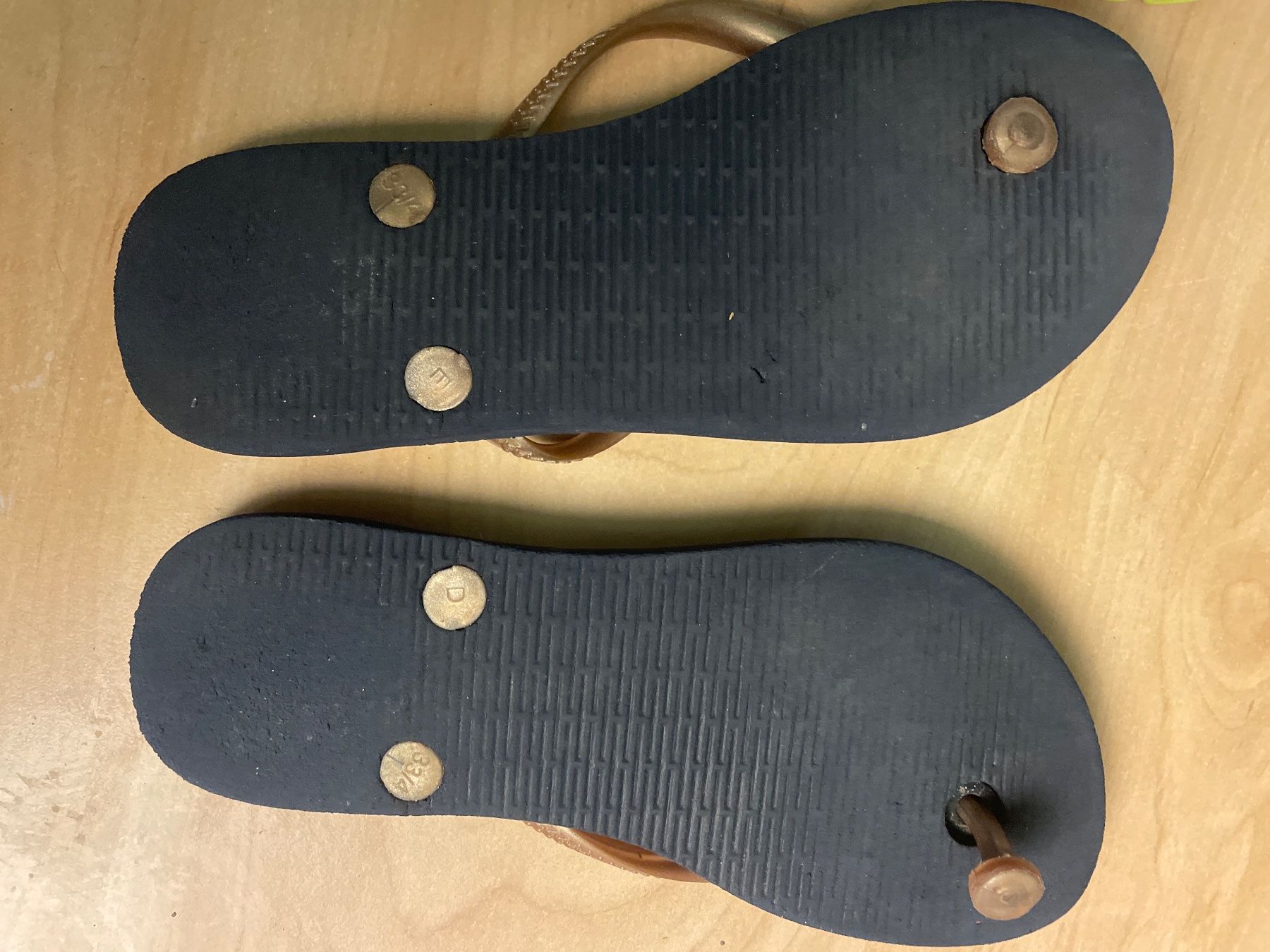 Havaianas Schuhe für Mädchen: Süsse havaianas Flip Flops Gr.33/34 – Gebraucht aus Obergerlafingen von cabo4 1