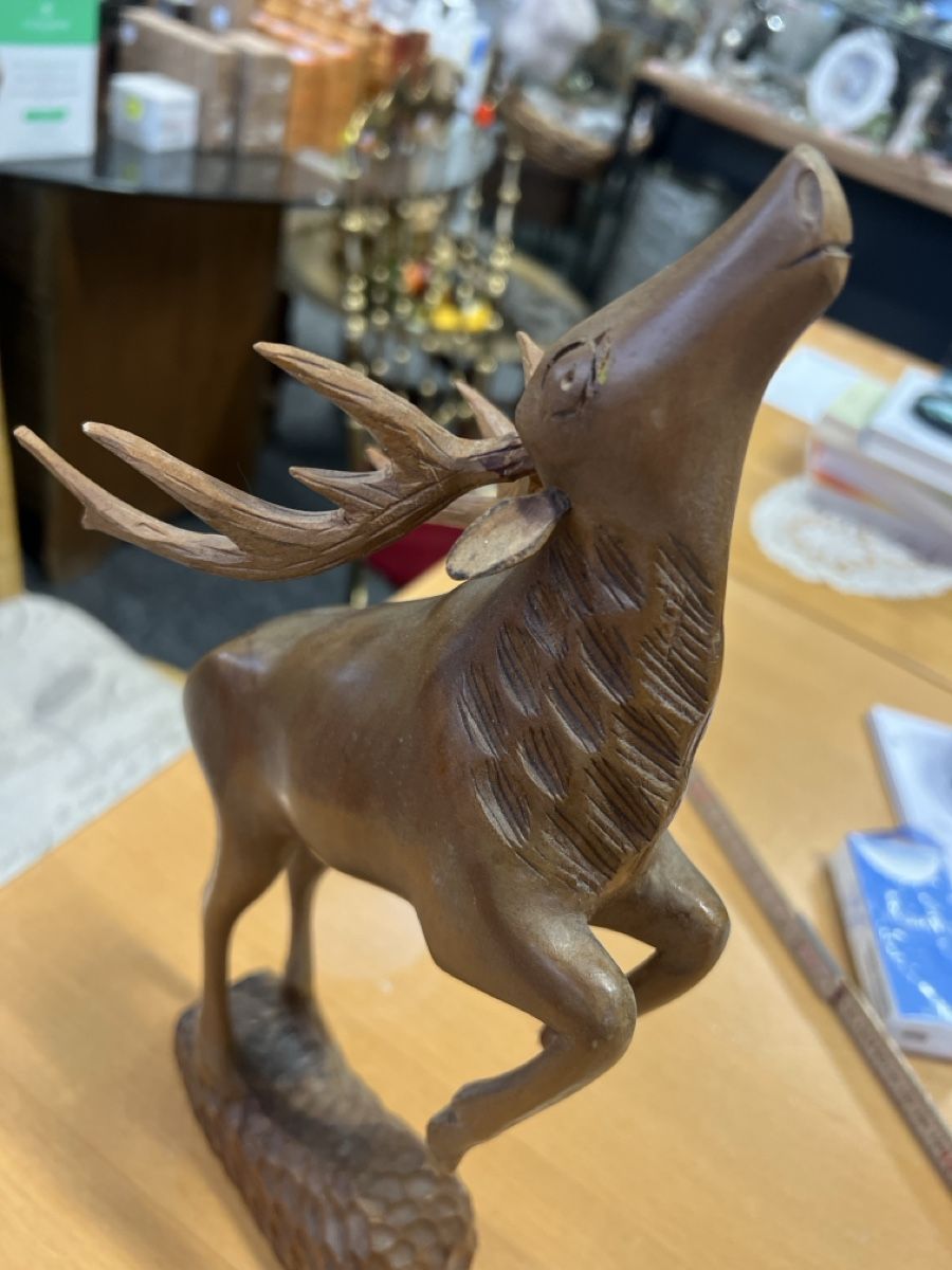 Statuette: Holz-Hirsch, geschnitzt, Herbst Dekoration – Usato da Rorschach venduto da TrendyDeals 1