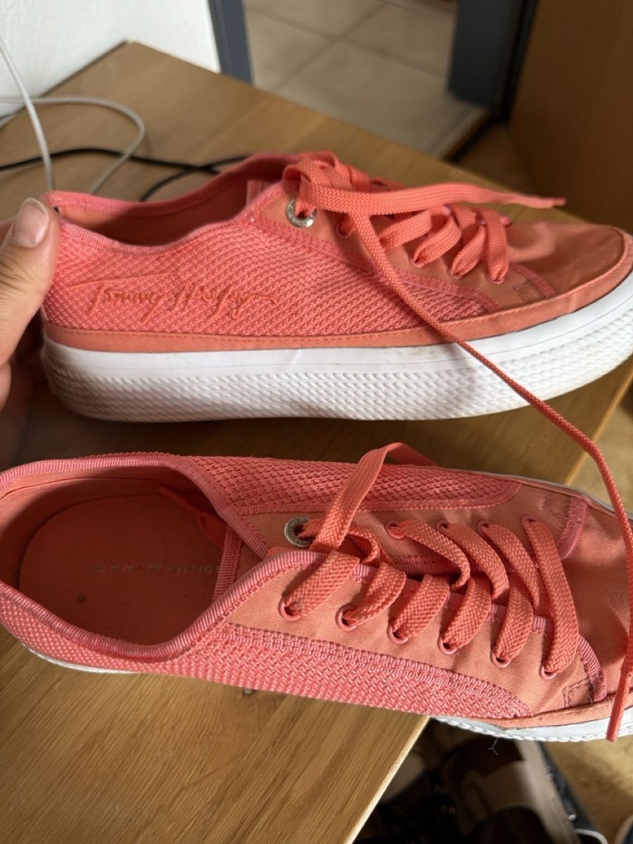 Tommy Hilfiger Damenschuhe: Hilfiger, Sneaker – Gebraucht aus Zermatt von jos_kpz9