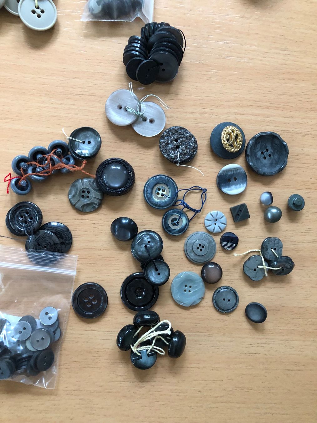 Bottoni: Lot Knöpfe in Grau ca. 800 gr. – Usato da Sirnach venduto da Goforit2001 4