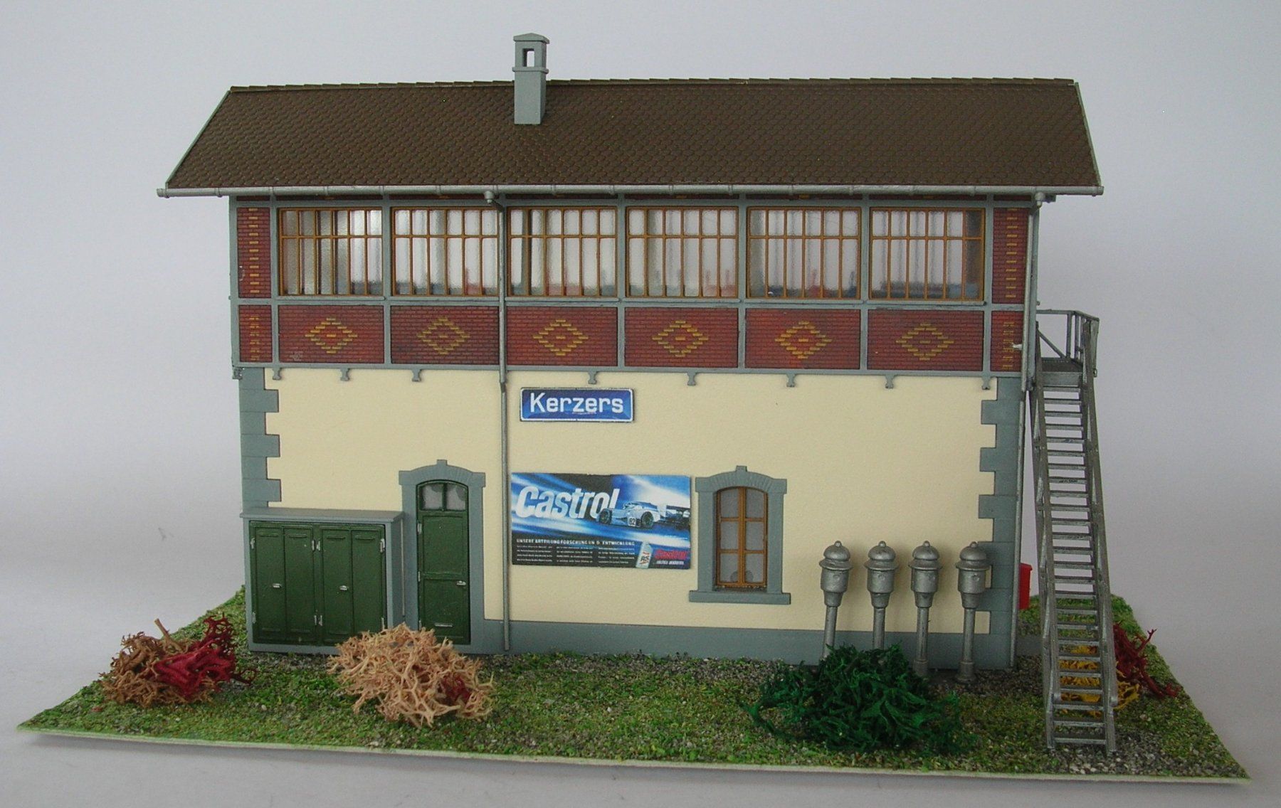 Faller Modellini di ferrovie: Sondermodell Stellwerk, patiniert, Faller Nr.190215 – Nuovo (secondo la descrizione) da Niederglatt ZH venduto da Bourret