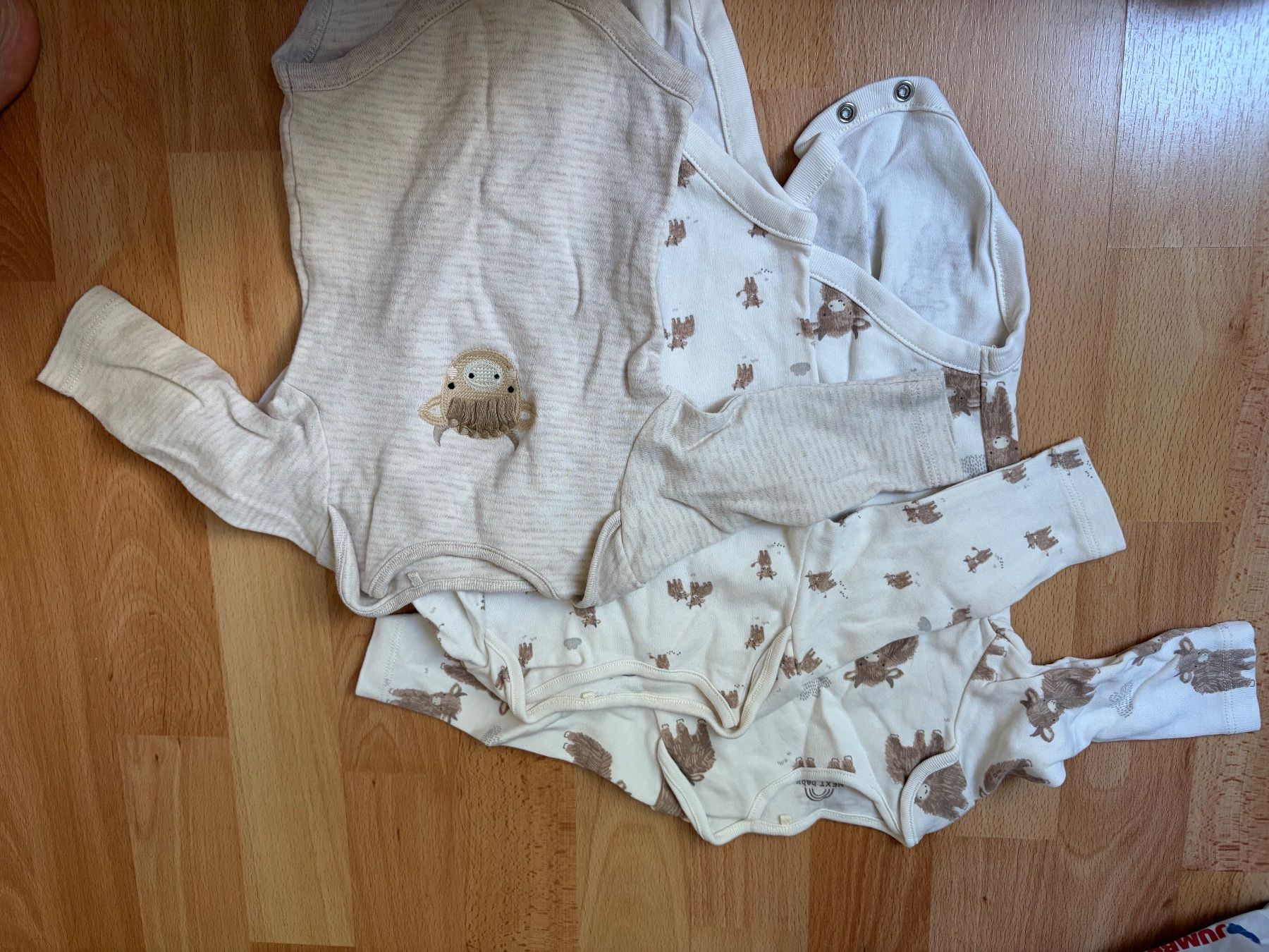 Next Lotti di vestiti: Next sleepsuits Size Up to 3 Months – Usato da Arbon venduto da bot_5ht5 6