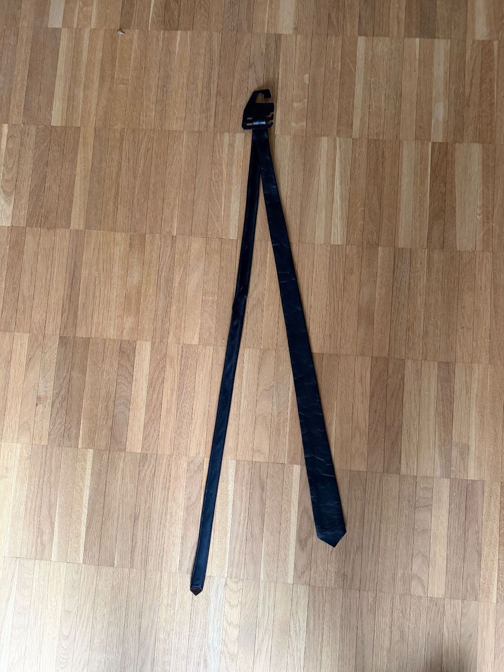 Cravatte: Kravatte aus Leder – Usato da Zürich venduto da mak_cd9r