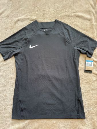 Nike Performance