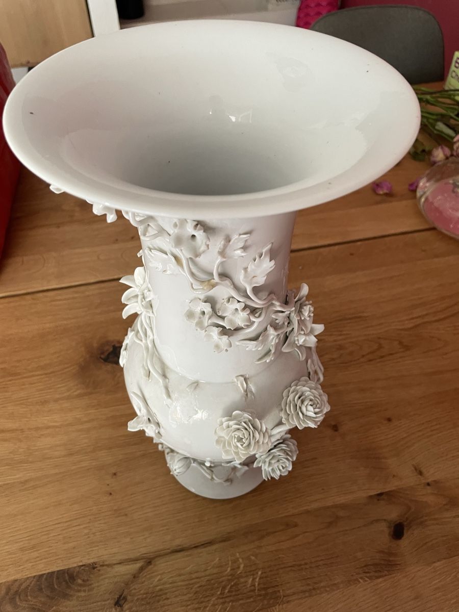 Vasi & Recipienti: Porcelaine dans le style blanc de chine – Usato da Cheyres venduto da Gr33