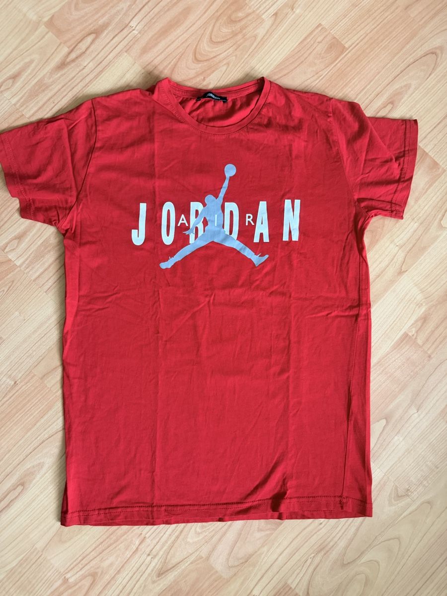 Jordan T-shirt: Jordan T-Shirt rot Grösse S  – Nuovo (secondo la descrizione) da Frauenfeld venduto da Sibi75