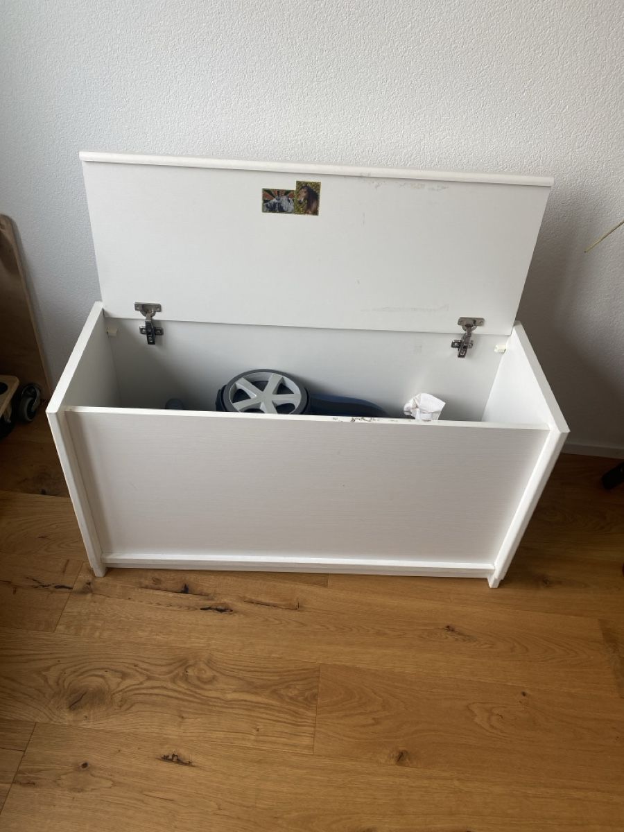 Truhe weiss