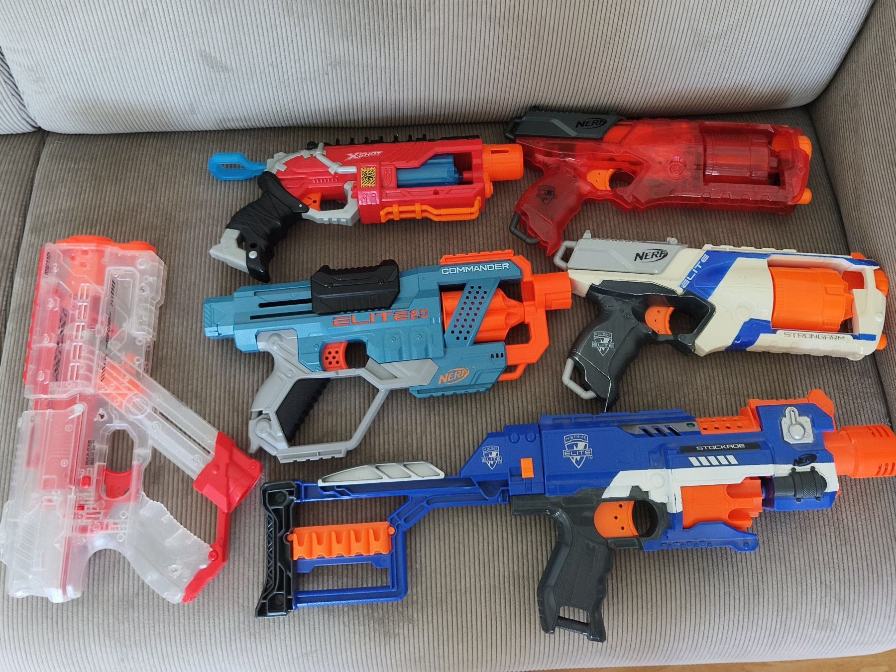 Nerf Jouets: Nerf Blaster (Set 6 Modelle) – D'occasion à Meilen par FAVALLID
