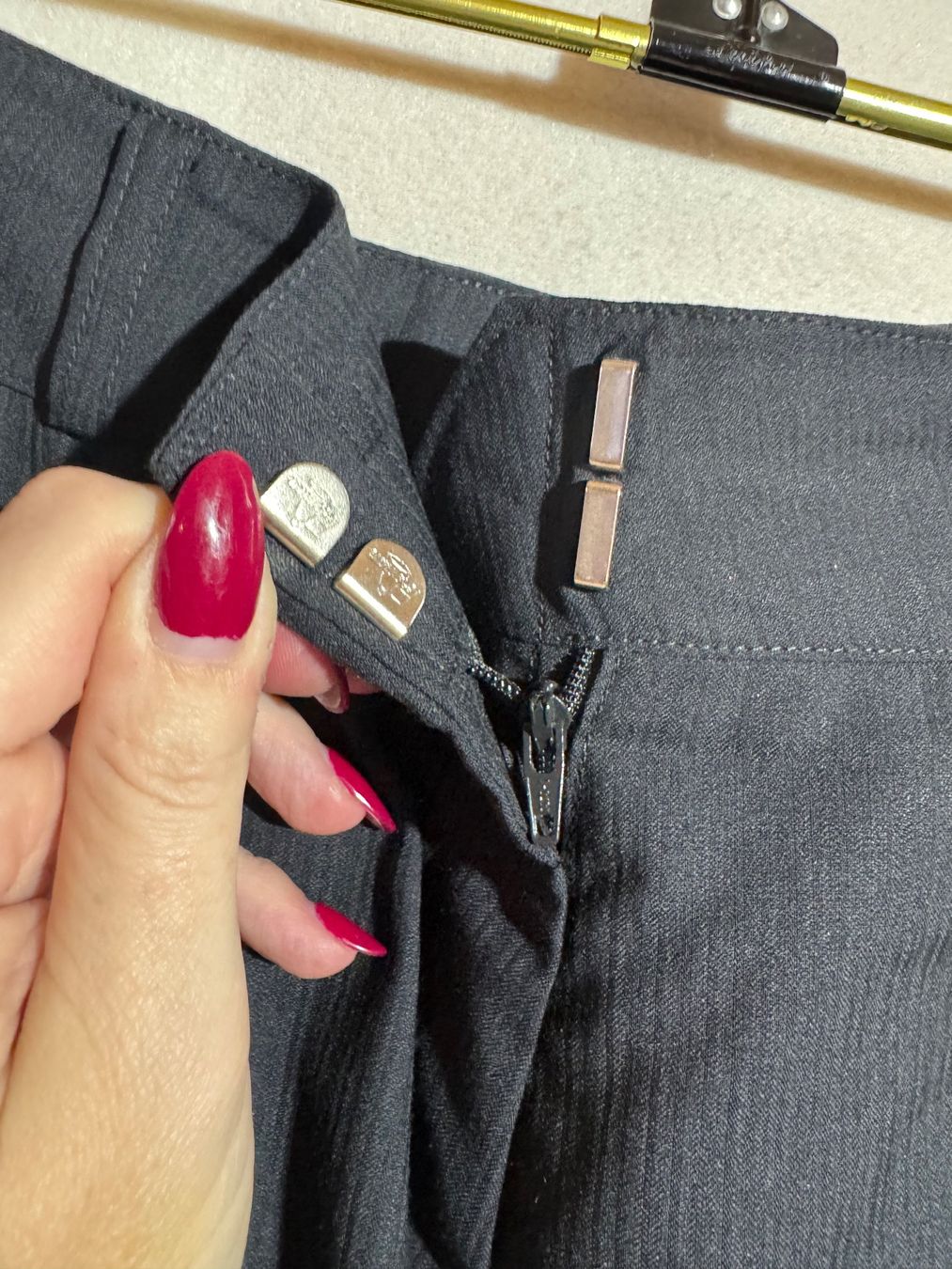Hosen: Schwarze Stoffhose M/L – Gebraucht aus Grosswangen von SALE_SALE_SALE 5