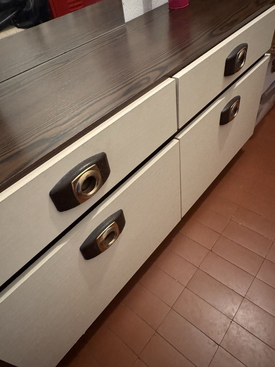Tavoli da trucco: Vintage Sideboard/Kommode mit Spiegel – Difettoso da Basel venduto da YanaR10 4