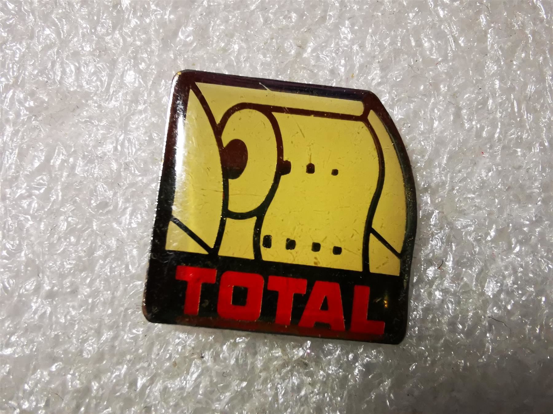 Placchette & Badge: Ansteckpin 3: Avis Total – Usato da Oppligen venduto da Pin-Fall-Shop