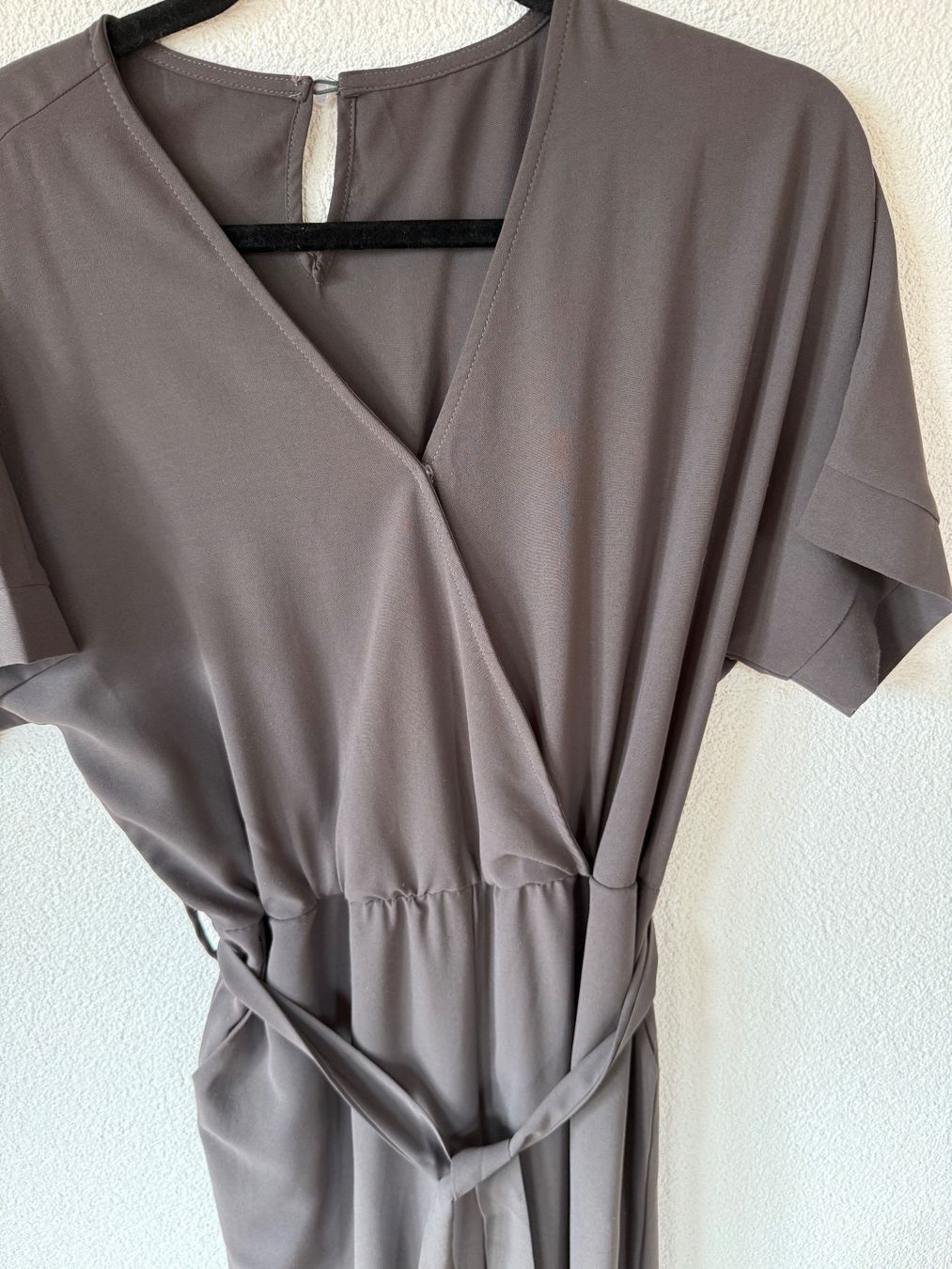 Tute: Jumpsuit M, mit Gürtel, Farbe taupe – Usato da Braunwald venduto da Noveredo 1