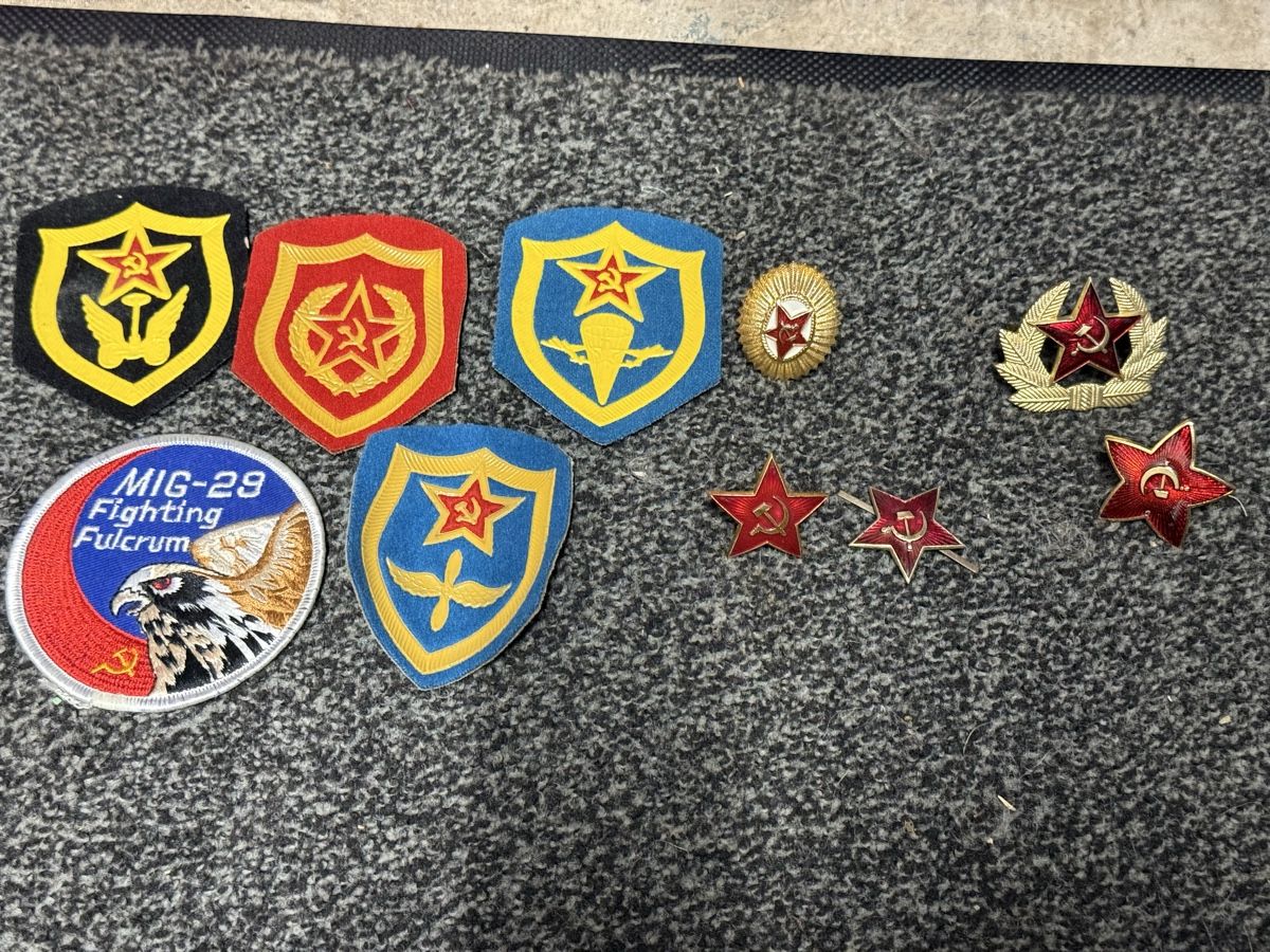 Insignes: Russische Uniformabzeichen – Neuf (Voir description) à Zuerich par Zwiggo