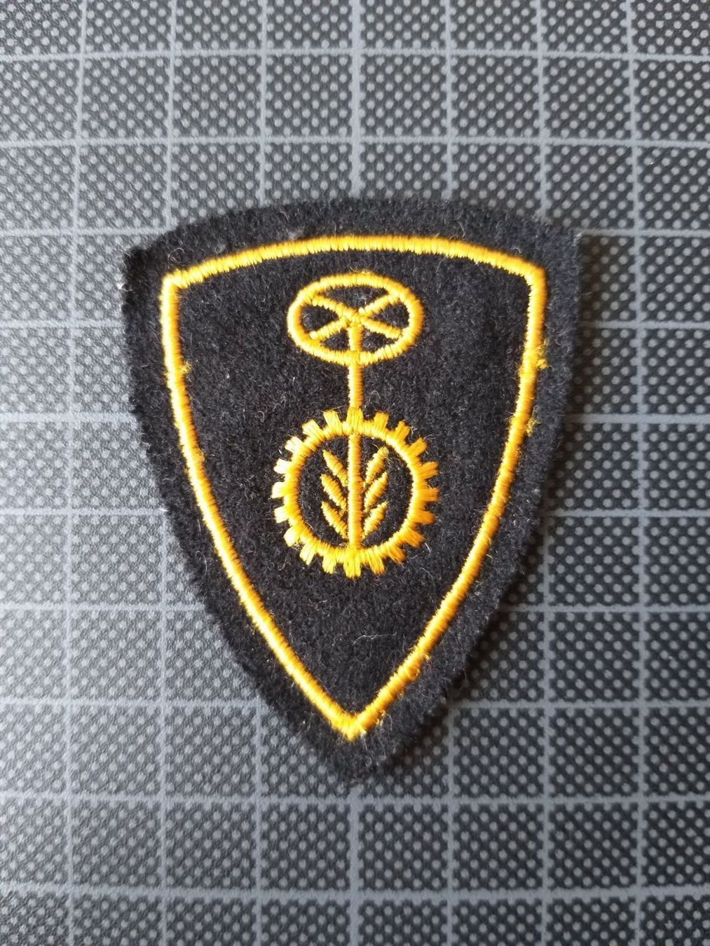 Placchette & Badge: Panzermechaniker/Motormechaniker Ord. 72 – Usato da Bauma venduto da SwissMilitaria