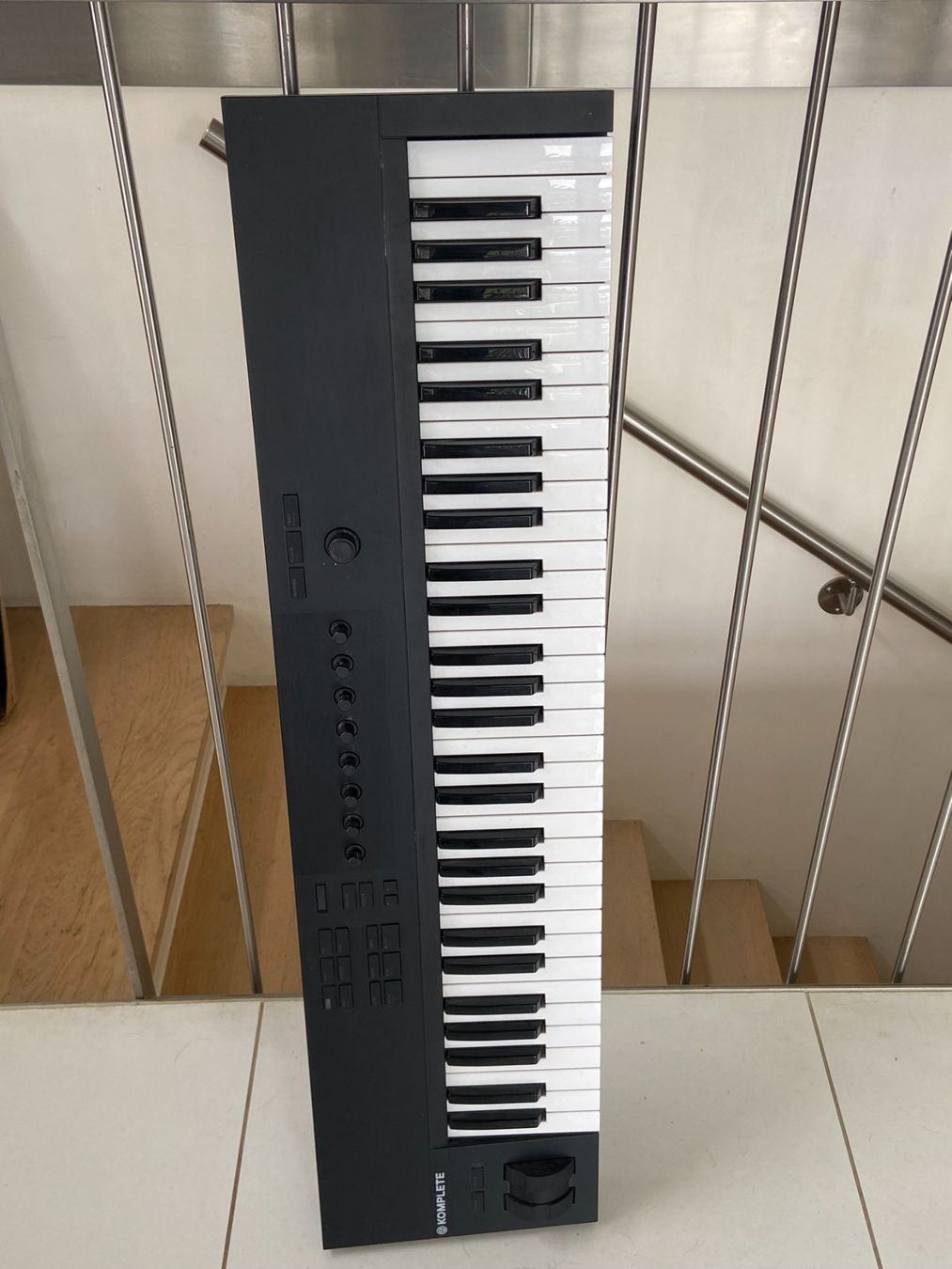 Native Instruments Strumenti musicali: Clavier Native Instrument A61 Komplete Kontrol – Usato da La Sarraz venduto da tos_5xcx 2