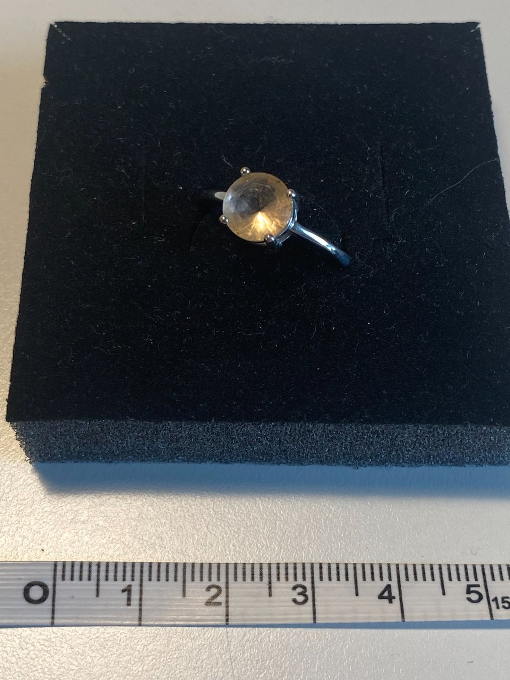 Anelli: Solitär 925 Silber Ring, rose Stein, Gr. 58 – Nuovo e nell'imballaggio originale da Gümligen venduto da Primeselection 1