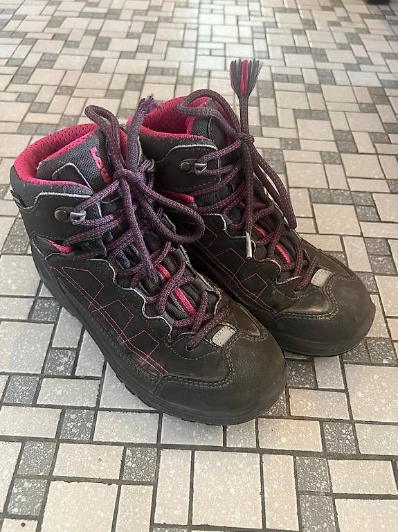 Lowa Scarpe per ragazzi: Lowa Wanderschuhe 31 Grosse – Usato da Schmitten FR venduto da alpi.
