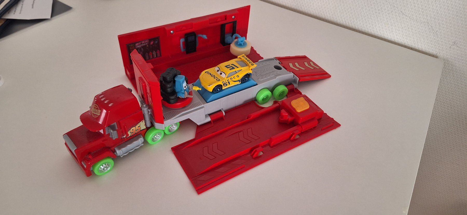 Disney Giocattoli: McQueen-Truck – Usato da Gossau SG venduto da mak_28vv