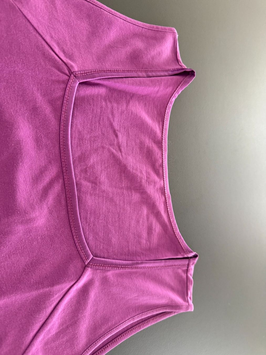 Tops: Laurel Top in Violett, Grösse 40 – Gebraucht aus Muri b. Bern von ris_m7jw 1