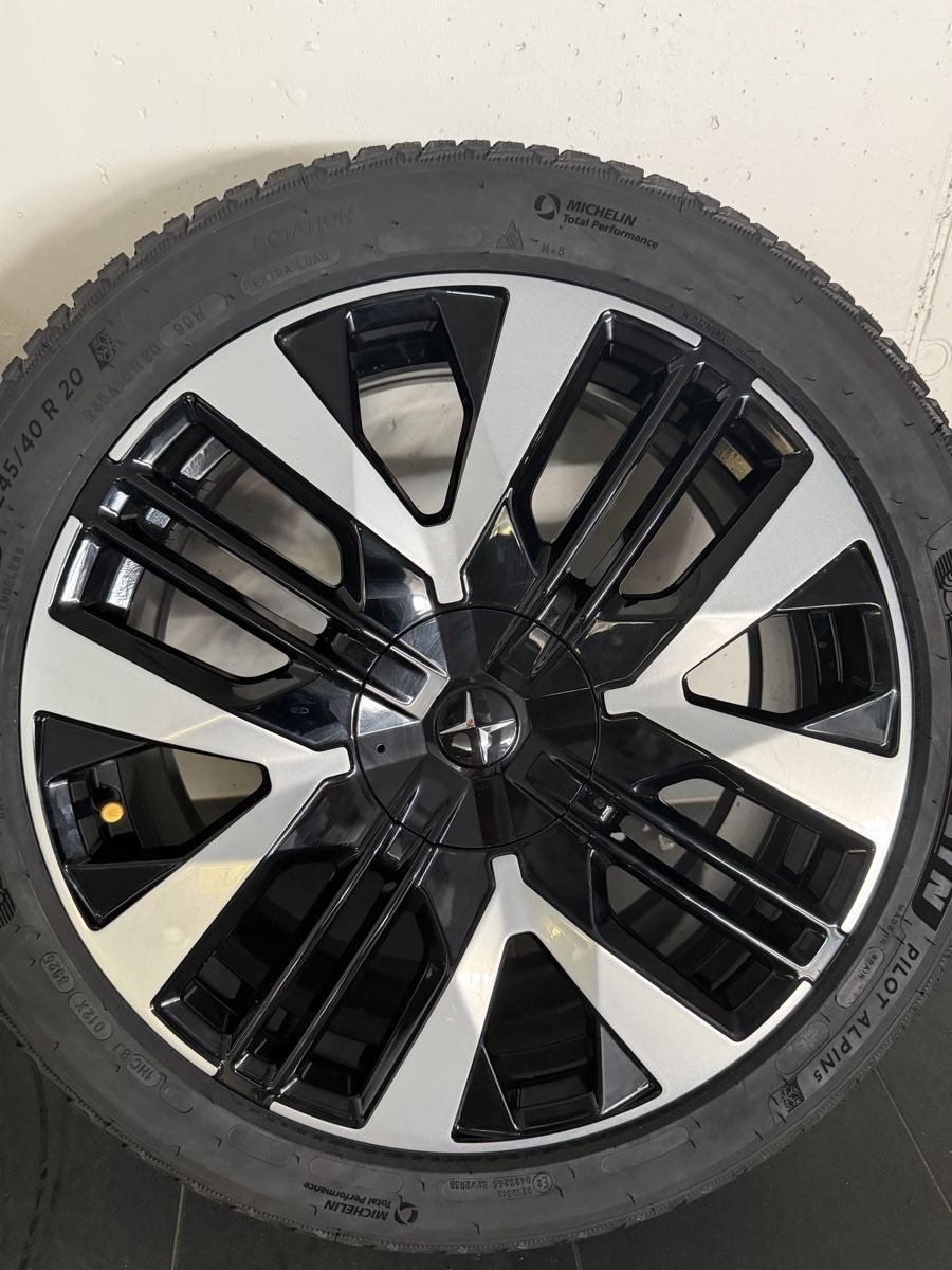 Pneus & Roues: Original Polestar 2 Performance Winterräder ab 1.- NP:4220.- – D'occasion à Bassersdorf par ant_yq2j 1