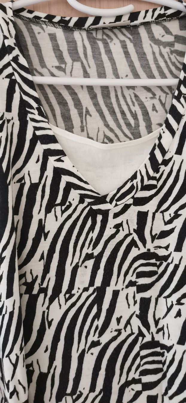 T-Shirts: T-shirt Bluse XL – Gebraucht aus Winterthur von Katyakaterina 1