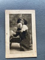 Alte Postkarte, Schwarzweiss, ca. 1907,Mutter und Kind