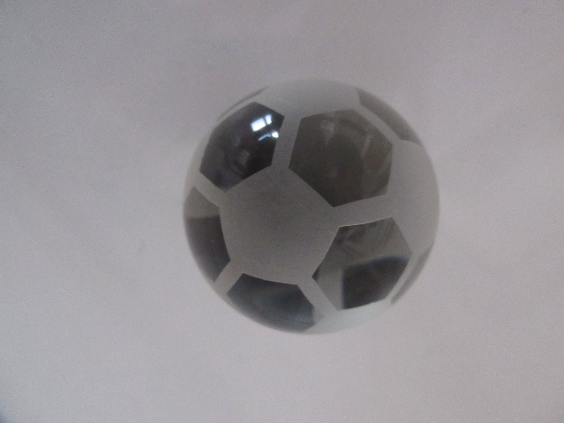 Statuette: Fussball als Briefbeschwerer oder Deko, Kristallglas, 6 cm – Usato da Egg b. Zürich venduto da Mogli93 3