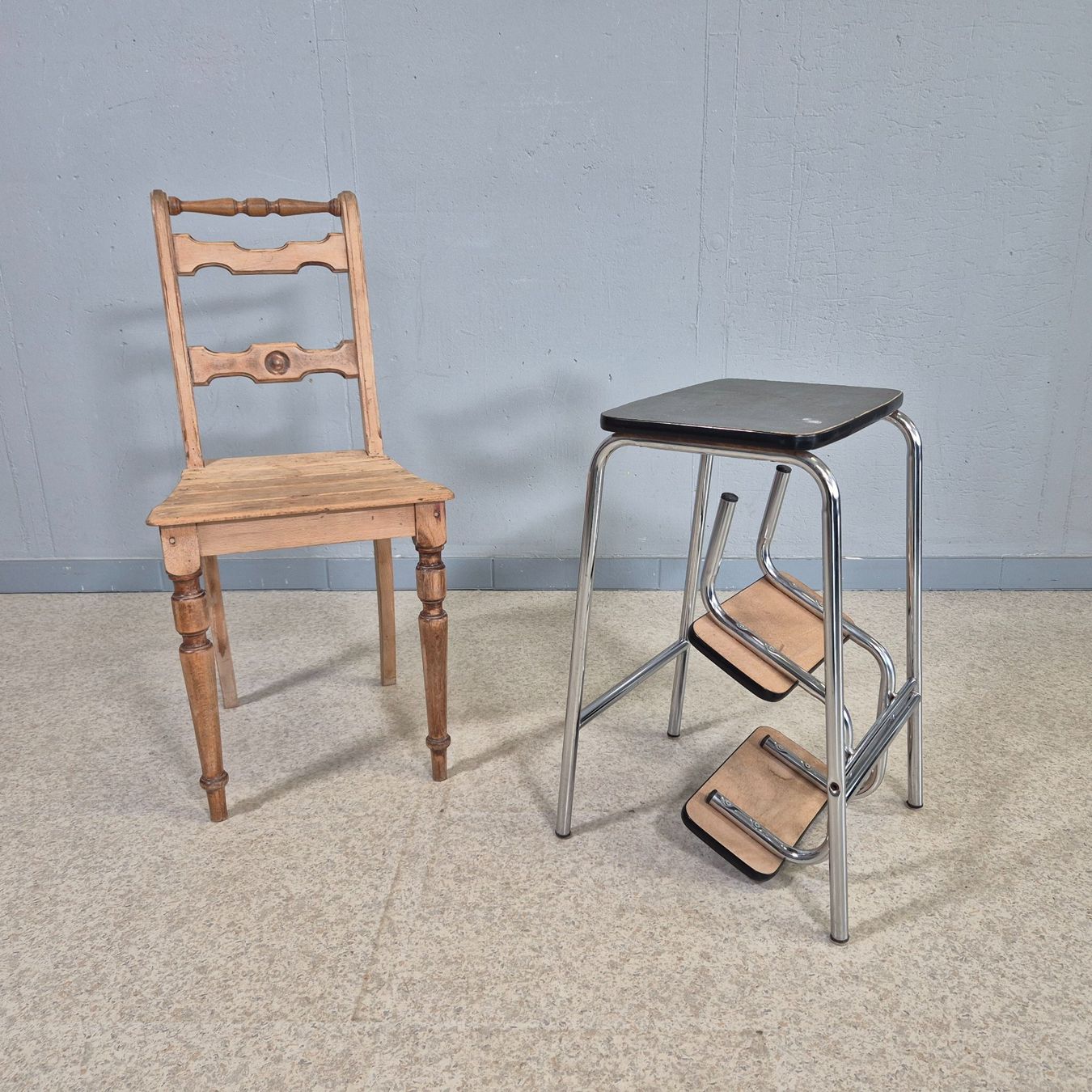 Sgabelli: Step-Stool Tritthocker 3-Tritt Hocker grau – Usato da Nottwil venduto da Wondewa-Shop 2
