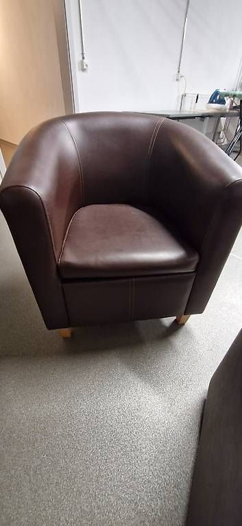 Sofas: Leder Lounge zu verkaufen – D'occasion à Flawil par bonus27 1