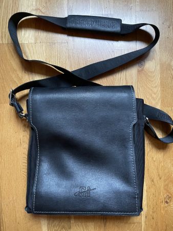Sac bandoulière Gérard Hénon noir, bonne état, Top!