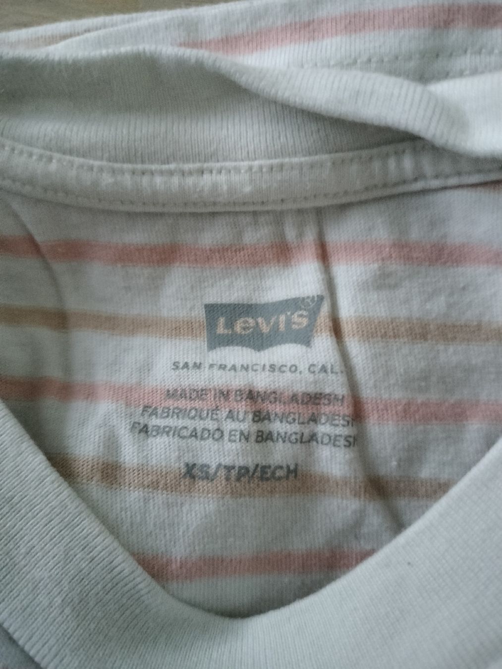 Levi's T-shirt: Tshirt Levi's XS – Nuovo (secondo la descrizione) da Chavannes-Renens venduto da mapaemsa 1