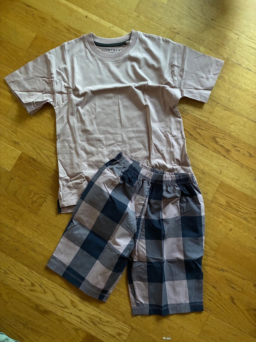 Next Pigiama & Simili: Schönes Pyjama Gr. 110, Neu von Next – Nuovo (secondo la descrizione) da richterswil venduto da lunamarie001
