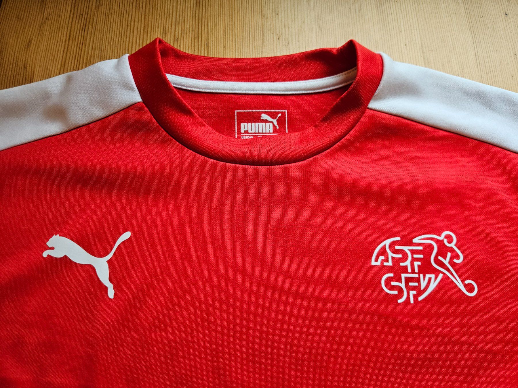 Puma Canottiere & Pantaloni: Trainingsoberteil Schweiz Puma Gr. L Fussball Pullover – Usato da Hägglingen venduto da United-Village-Trade 1