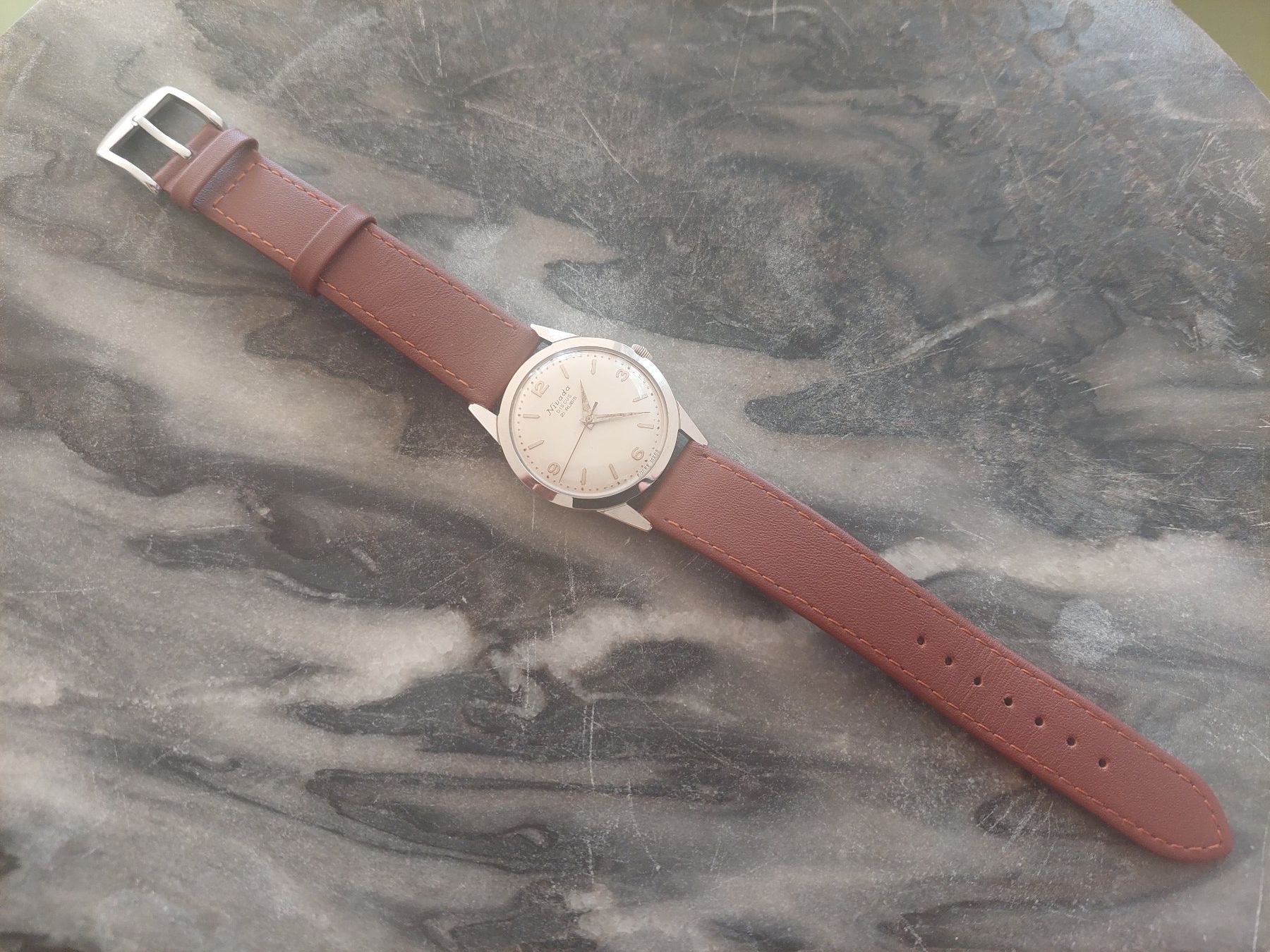 Nivada Orologi: Nivada DISCUS - automatique - cadran blanc type Explorer – Difettoso da Wermatswil venduto da guillaume.jung 2
