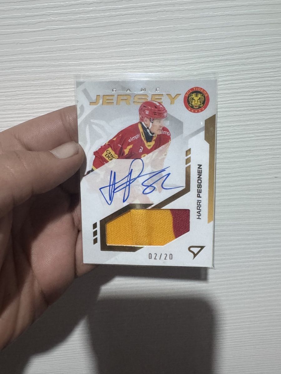 Sportzoo Carte collezionabili: Harri Pesonen Autograph Jersey 02/20 SC Bern – Usato da Massagno venduto da vin_t9jw