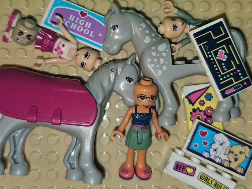 Figurines: LEGO Friends Pferde mit Figuren – D'occasion à Oberuzwil par Peppi56