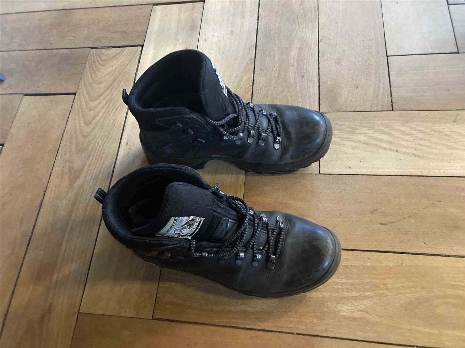 Scarpe da uomo: Wanderschuhe "Landrover" Vibram Sohle! – Usato da Luzern venduto da Needful_Things