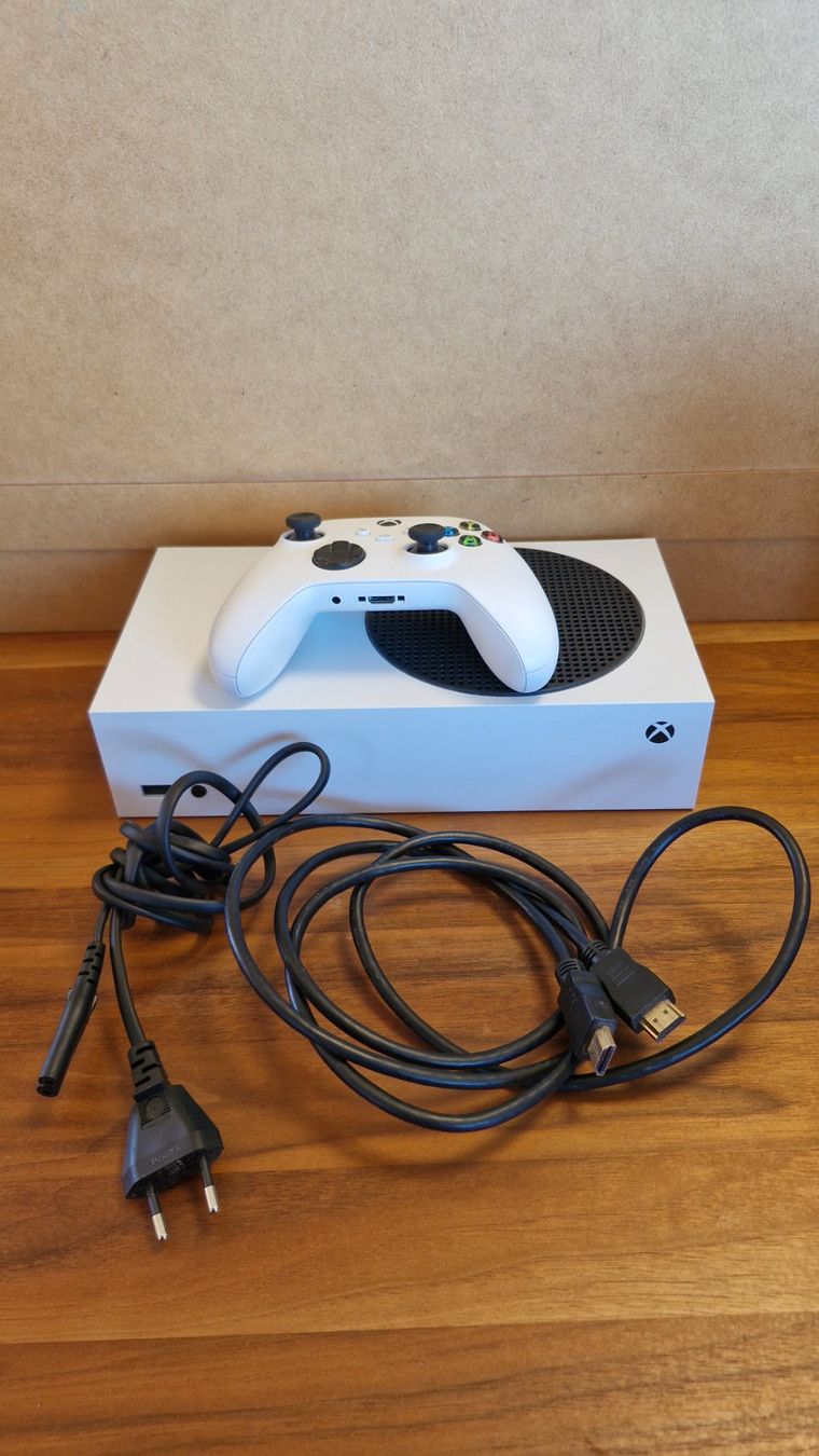 Microsoft Console: XBOX Series S inkl. Controller, Stromkabel und HDMI-Kabel – Usato da Kriens venduto da befor83