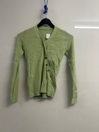 Pullover Figurbetont Pastellgrün Knöpfe One Size Neu