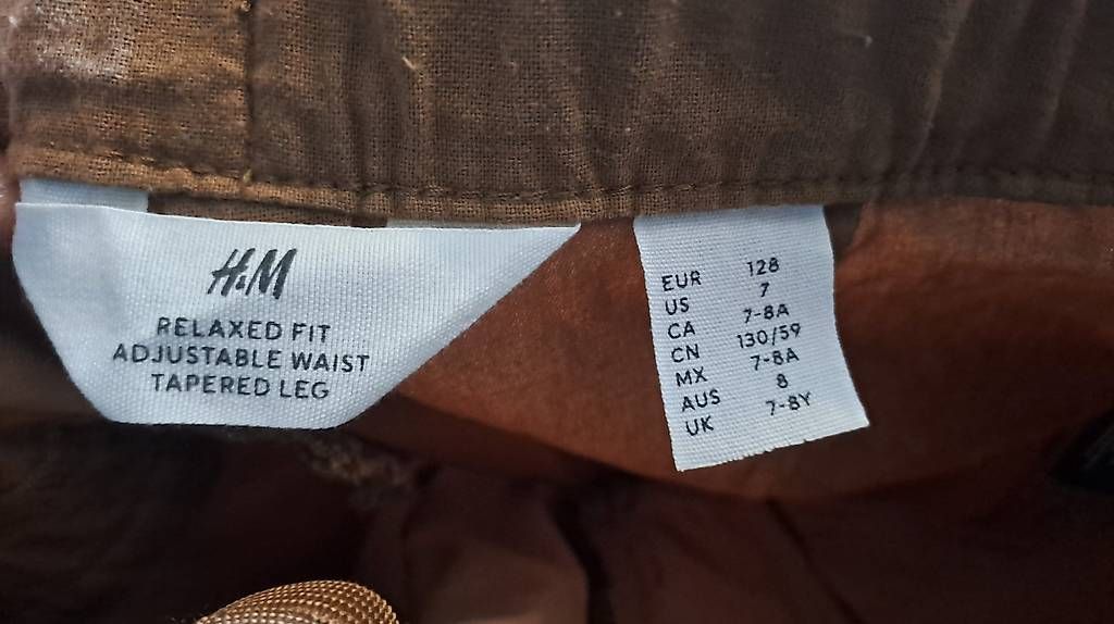 H&M Pantalons: H&M Hosen Gr.128 – D'occasion à Oberrieden par Raja011 3