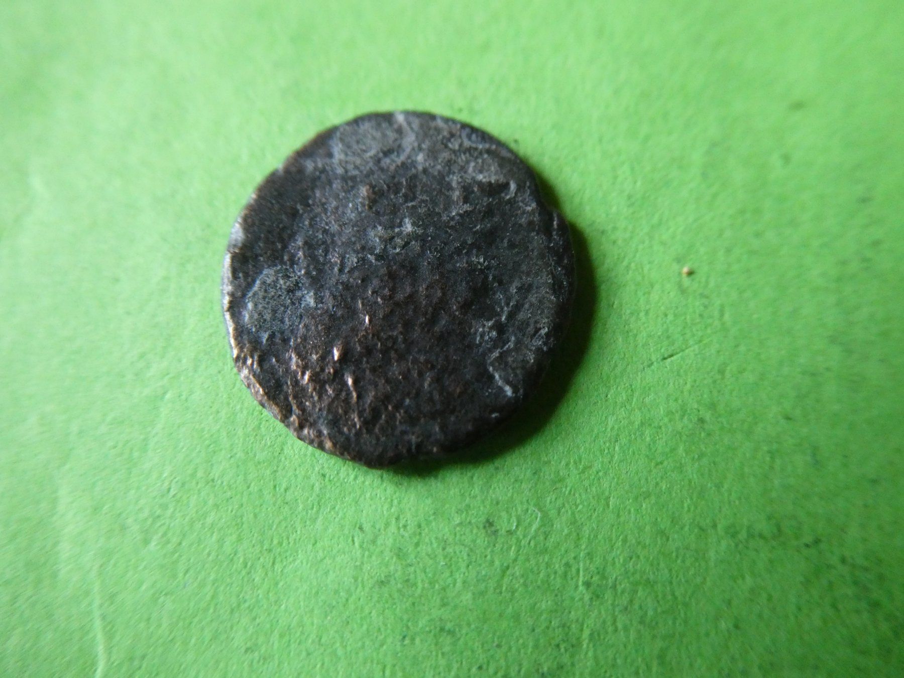 Tutti le monete: uralte Bronzemünze 14 mm     1.15 g – Usato da Hinterforst venduto da Rohusri 2