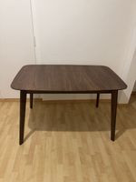 Ausziehbarer Esstisch im skandinavischen Stil