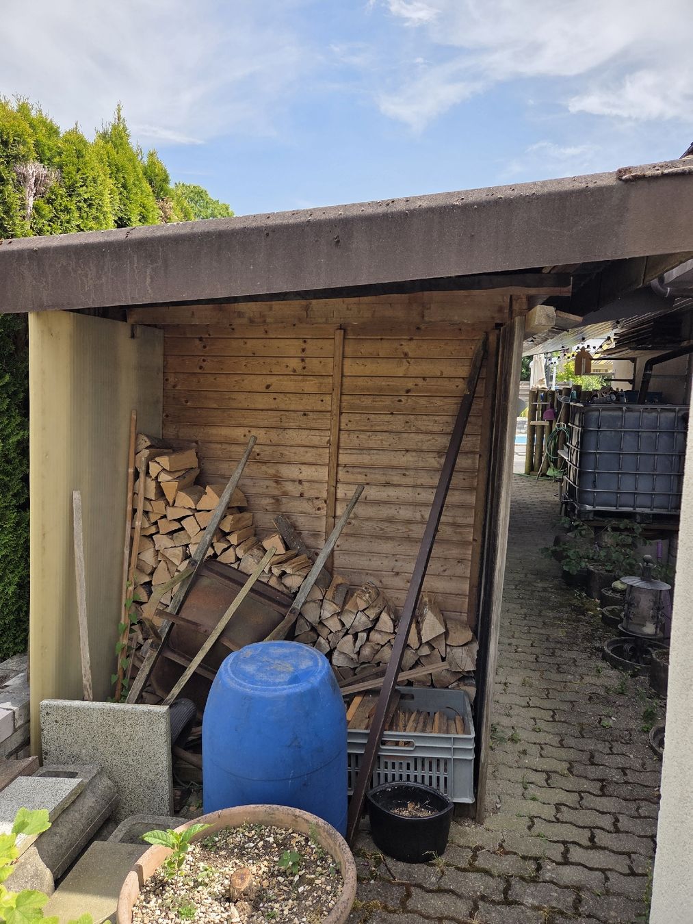 Casette da giardino & serre: Holzschopf mit Licht und Vordach – Usato da Oberdorf SO venduto da miso33 1